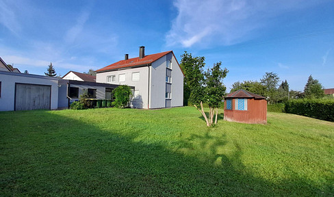 Modernized 3-family house with large garden / main apartment available from 1.1.26