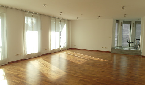 174 sqm luxury apartment with 2 bathrooms, use of garden and children's playground