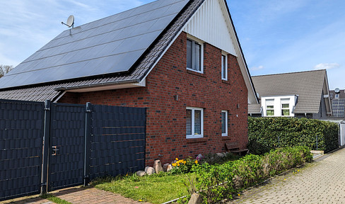 Energy costs adé: efficient detached house with PV, heat pump and basement in a beautiful location in Haltern am See