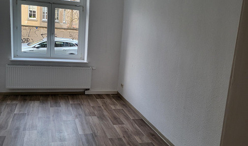 Erdgeschoss 3 Raum Wohnung mit Balkon verfügbar