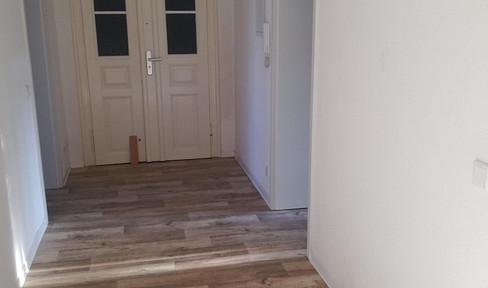 2 Raum Wohnung mit Balkon bald frei!