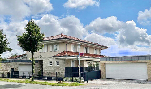 Große und modern-luxuriös ausgestattete Villa im Toskana-Stil am Hamburger Stadtrand zu verkaufen