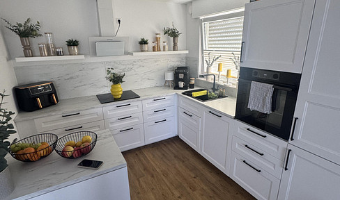 Great apartment incl. modern fitted kitchen in Cologne-Langel with large balcony near the Rhine
