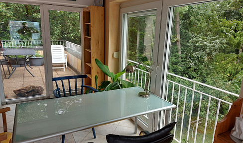 Exclusive apartment in central and quiet location with view in garden and park landscape