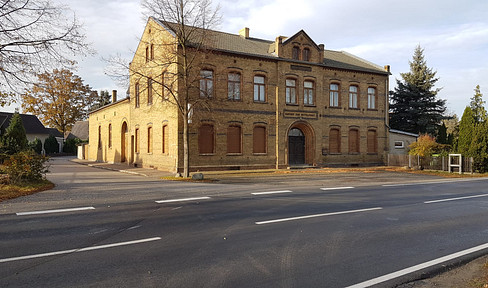Former restaurant with outbuilding and large garden in Kemberg