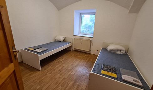 Furnished apartment with terrace for fitters