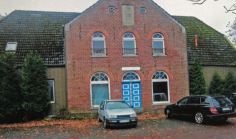 Charming renovation project with 4 residential units in Waddewarden.