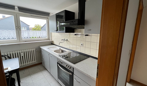 Living within walking distance of the Borbeck castle park, partly furnished apartment with an area of approx. 43 m2