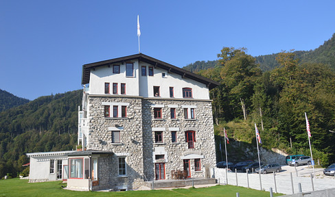 FERIENWOHNUNG MIT GARTEN MIT SPEKTAKULÄREM ALPENBLICK