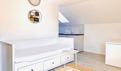 Apartment, möbliert mit Einbauküche