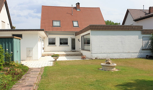 Interesting detached house in Römerberg on large plot - free of commission