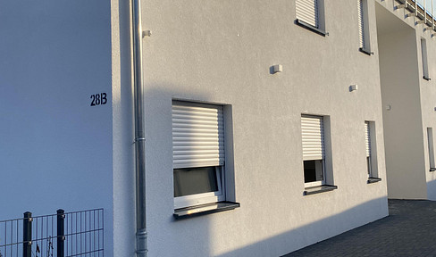 New construction, 2022 | Ground-floor apartment with 3.5 rooms, garden, terrace, and elevator, located in Hannover-Misburg.