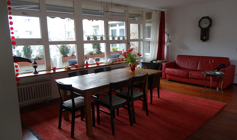 Free of brokerage! Light-flooded 3.5 room apartment with 2 balconies, elevator, underground parking, quiet, central