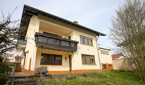 Attractive 5-room detached house with EBK and garden