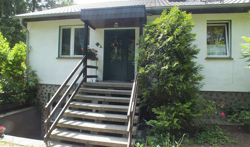 Idyllic natural setting with a large property – No commission, directly from the owner!