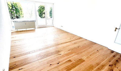 light-flooded 2.5 room apartment in Obersendling/Munich 78 sqm. with balcony, underground parking space