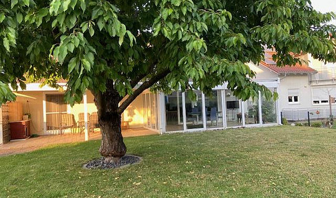 4 - Zimmerwohnung Küche Bad Gäste-WC und Wintergarten