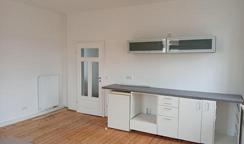 FIRST MOVING IN: Freshly renovated, bright, cozy 1 room apartment directly on the Wertach