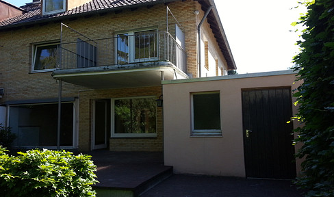 Large 180 sqm house in an exclusive location: close to the city center and yet surrounded by greenery