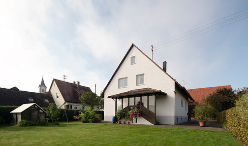 Attraktive, gemütliche 3-Zimmer-Wohnung in ruhiger Lage mit Terrasse und Garten
