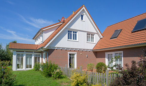 Liebevoll gestaltetes fast neuwertiges Haus mit Anbau mit riesigem Garten - Wohnen und Arbeiten