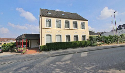Großzügige helle Altbau-Wohnung in Schleswig - Nähe Schloss Gottorf