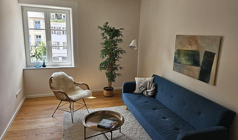 Core-renovated old town apartment for sale directly by the waterfall - 87m²