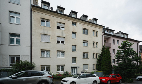2 Zimmer Wohnung (58 m2) mit Balkon + Photovoltaik + Parkplatz + Einbauküche