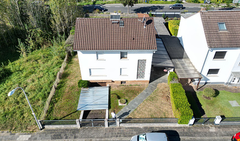 Large detached house for sale in Rodgau