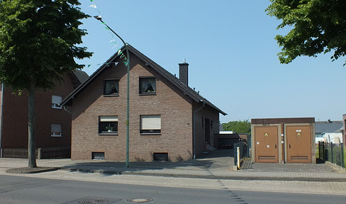 Gepflegtes Mehrfamilienhaus in Niederzier 1200m² Fläche