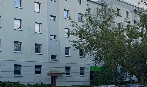 Im Grünen gelegene 3-Zimmer-EG-Wohnung mit Balkon in Potsdam Waldstadt II
