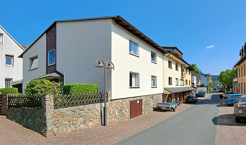 Detached single-family corner house from private owner in Oberreifenberg near the castle