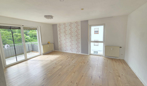 Helle und gepflegte 3-Zimmer-Wohnung mit Balkon in Neuenburg