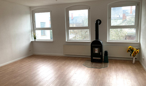 4 Raum Wohnung,  120 m2,  Kaminofen, Balkon, 1.OG, mitten in ZR , Gemeinschaftsgarten