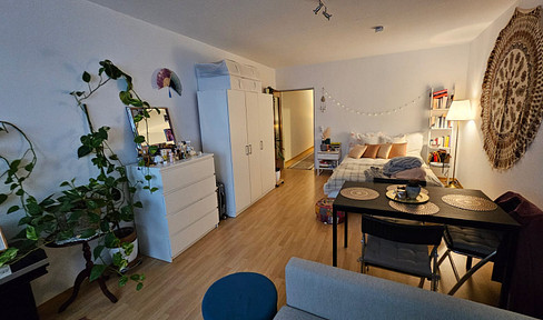 Cozy old town apartment near the market square