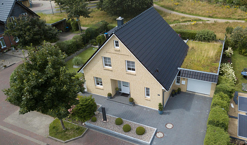 EFH ideal for 2-3 persons - garden - conservatory - garage - district heating