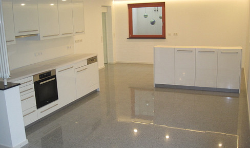 Well-equipped 1-room apartment with fitted kitchen in the city center of Bühl!