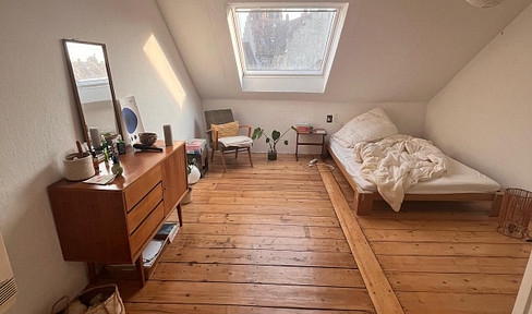 KA Oststadt: Bright 4-room attic apartment available from June 1st, 2026.