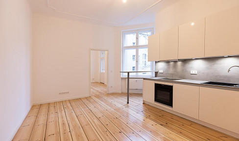 Altbaucharm auf Neubauniveau - 3 Zimmer mit Balkon, neue EBK, kernsaniert, top Lage