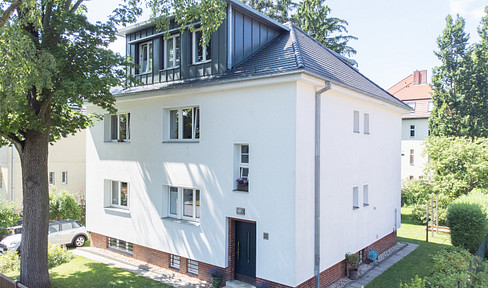 Living + Investment: Beautifully maintained, extensively renovated house from the 1930s, in a prime location in Zehlendorf.