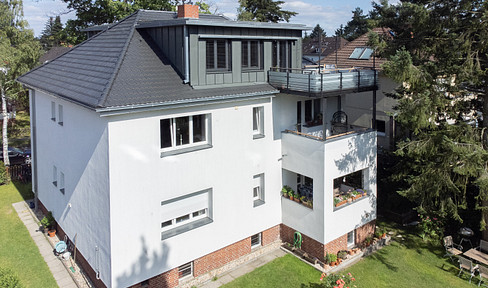 Living + Investment: Beautifully maintained, extensively renovated house from the 1930s, in a prime location in Zehlendorf.