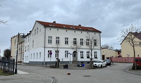 1.5 room freshly renovated old building apartment in the center of Fürstenwalde