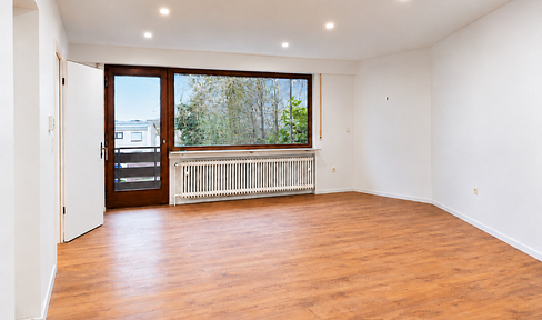 Großzügige, modernisierte 3-Zimmer-Wohnung mit Balkon