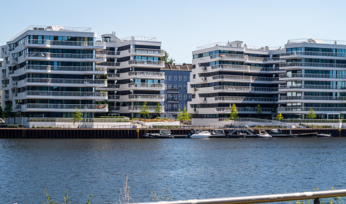 Luxurious apartment on the Spree with large sunny roof terrace