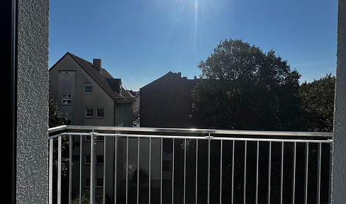 Bright room for rent in shared apartment for 3 people (balcony, internet included)- from September/October