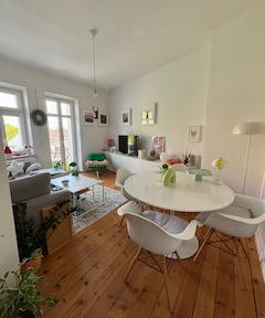 Suitable for shared apartment (furnished if required) - bright, cozy, charming 3 room apartment CLEANED