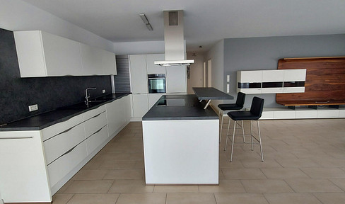 Bright new 134 m² apartment, barrier-free, high-quality furnishings, spacious rooms
