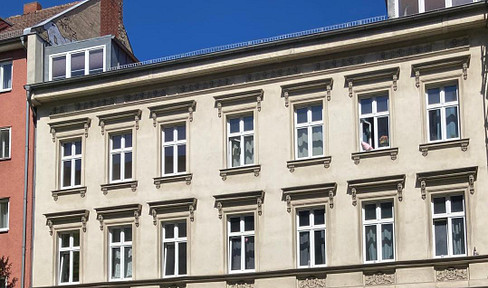 Provisionsfrei. Lichtdurchflutete und großzügige Altbauwohnung im Herzen Neuköllns