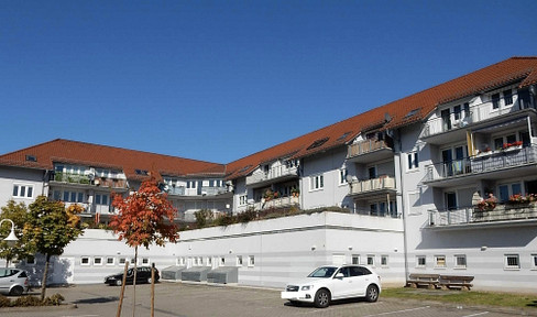 Neat 2-room apartment with balcony, bathtub and TG parking space in Naumburg