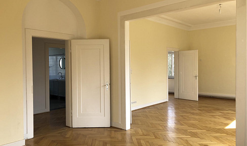 noble old building floor for living and/or working, 193 sqm, high ceilings, 30 minutes by car from Düsseldorf